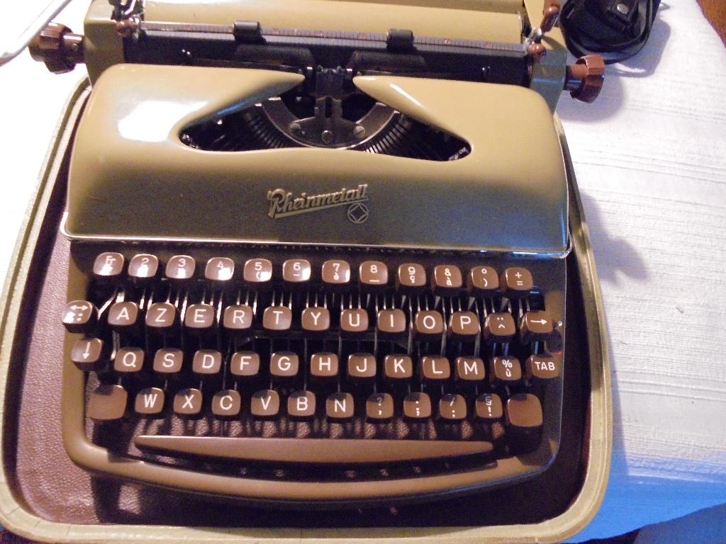 draagbare schrijfmachine 'RHEINMETALL', Antiek en Kunst, Ophalen of Verzenden