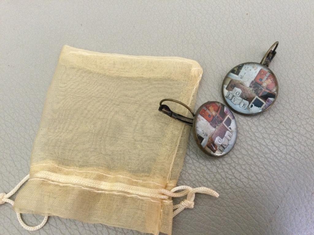 BOEK, SIERADEN, SLEUTELHANGER, VOLKSPOP, OVERIG: 1 EURO, Ophalen of Verzenden