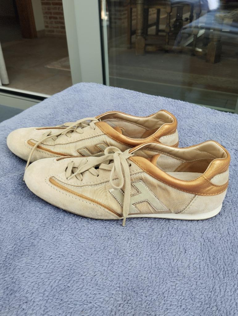 Dames sportschoenen.   (HOGAN), Bruin, Sportschoenen, Nieuw, Ophalen of Verzenden
