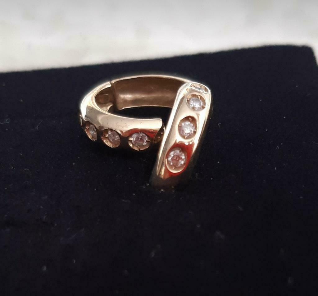 Gouden  oorbellen met diamant, Handtassen en Accessoires, Oorbellen, Ophalen of Verzenden, Zo goed als nieuw, Geel