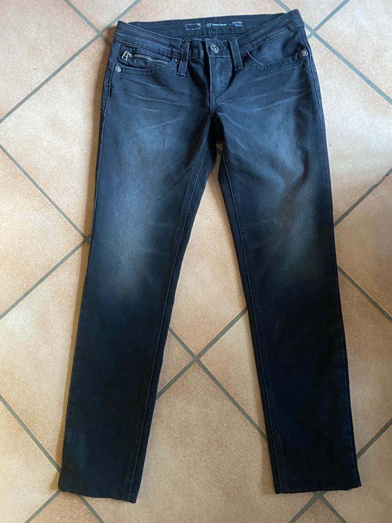 Levi's zwarte jeans W27 L32 Demi Curve Skinny ZG staat, Kleding | Dames, Spijkerbroeken en Jeans, Gedragen, W27 (confectie 34) of kleiner