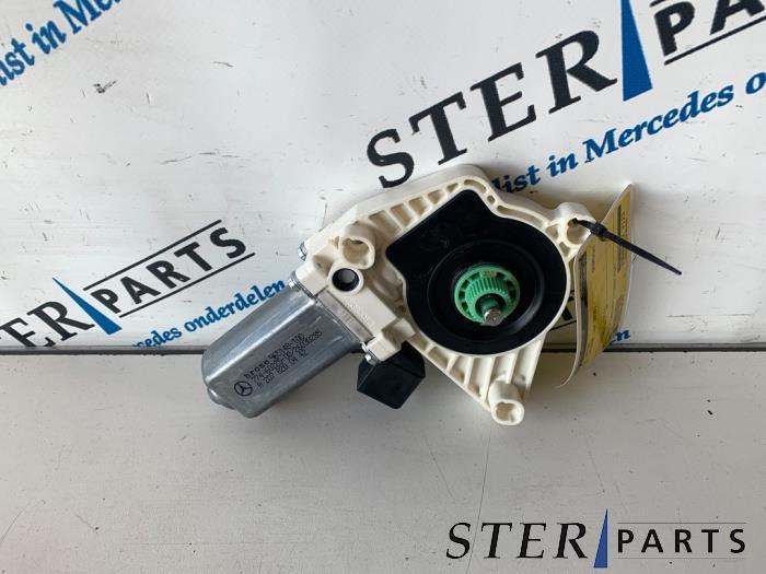 Moteur de vitre portière d'un Mercedes E-Klasse, Enlèvement ou Envoi, 3 mois de garantie, Utilisé, Mercedes-Benz