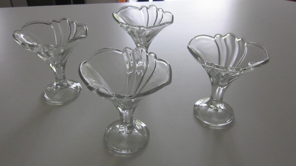 Set van 4 glazen ijscoupes, Ophalen of Verzenden, Zo goed als nieuw, Glas