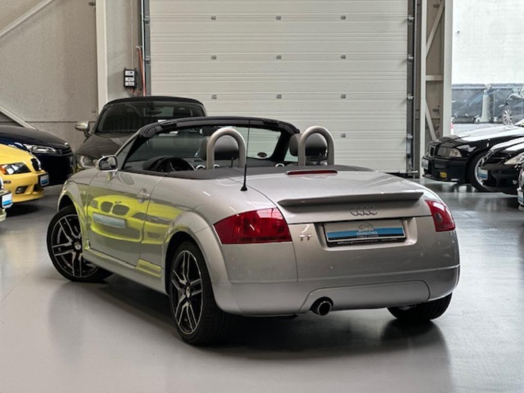 Audi Tt 2004 photo 2