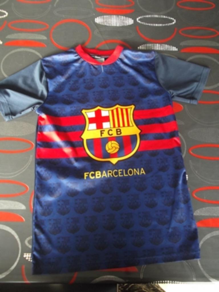 T-shirts Barcelona maat 158/164, Kinderen en Baby's, Ophalen of Verzenden, Zo goed als nieuw, Jongen of Meisje, Shirt of Longsleeve