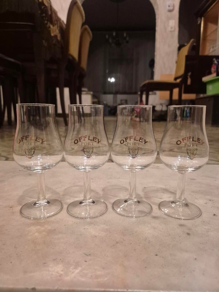 Lot de 4 verres à Porto Offley Port en parfait état., Enlèvement, Neuf, Autres types