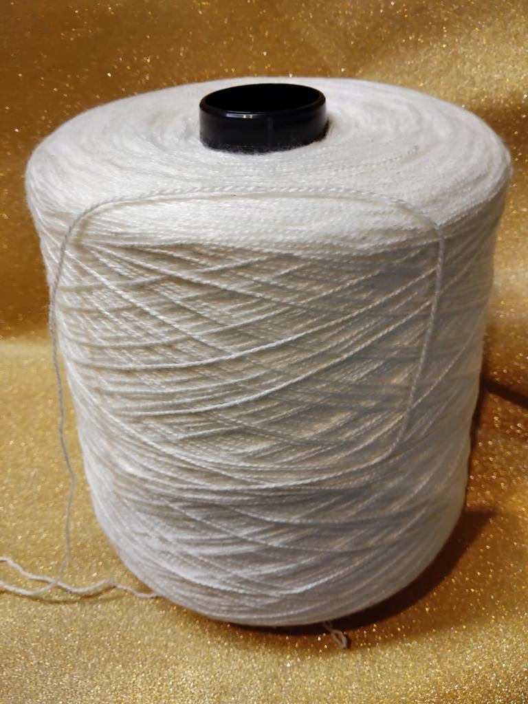 Grote bol katoen om te haken, Ophalen, Haken