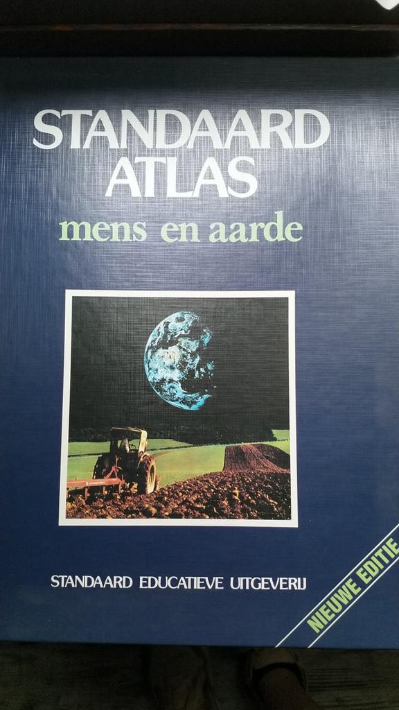 2 Atlassen, Enlèvement ou Envoi, Comme neuf