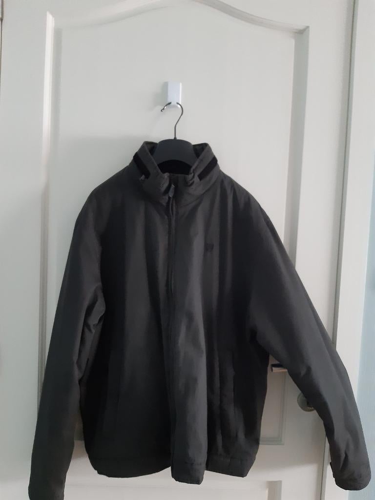 Jas,man (Deer Island) gewateerd maat 52. kleur grijs, Kleding | Heren, Ophalen, Zo goed als nieuw, Maat 52/54 (L), Grijs