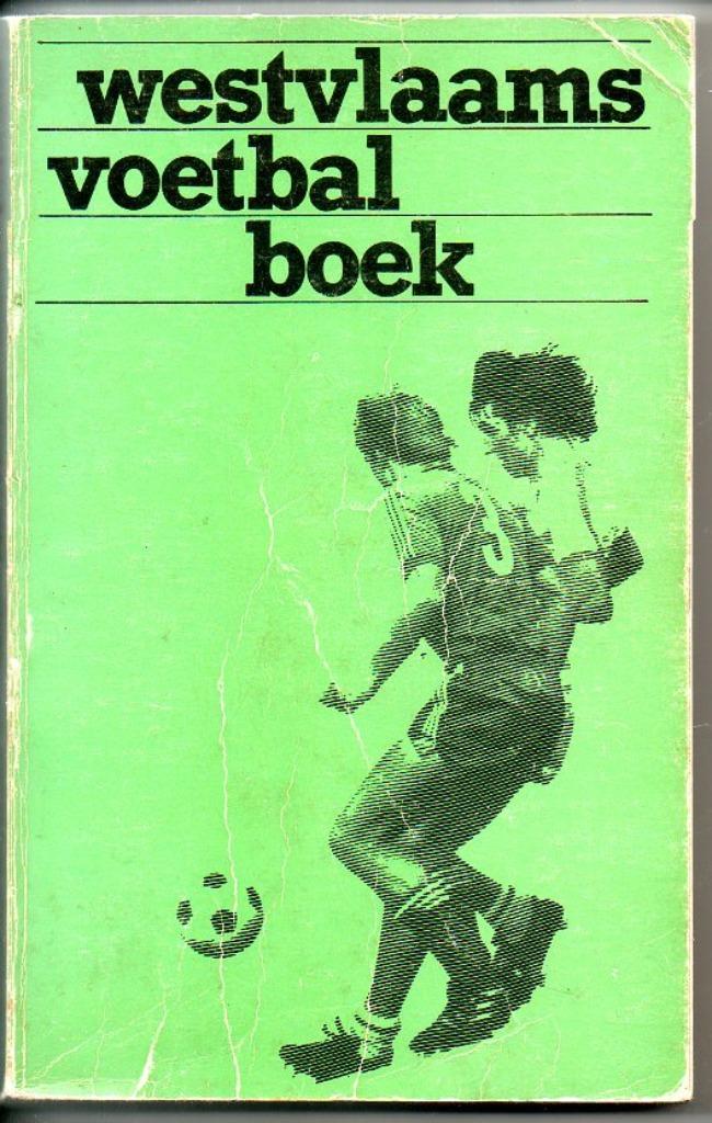 Boek voetbal sport Westvlaams Voetbalboek 1981 1982, Ophalen of Verzenden