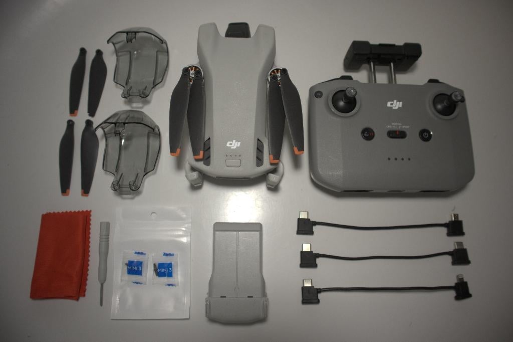 DJI Mini 3 (COMPLETE SET), Zo goed als nieuw, DJI, 1 tot 5 kilometer, Topkwaliteit