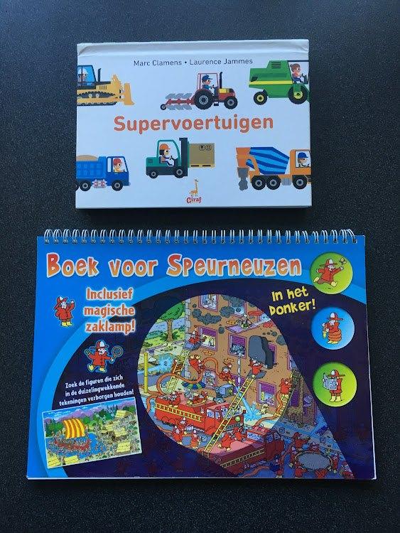 Pop-up boek supervoertuigen en boek voor speurneuzen, Boeken, Ophalen of Verzenden