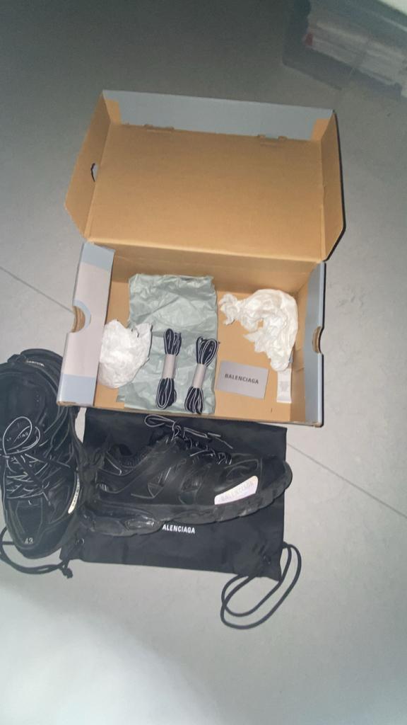 Balenciaga tracks te koop, Ophalen, Gebruikt