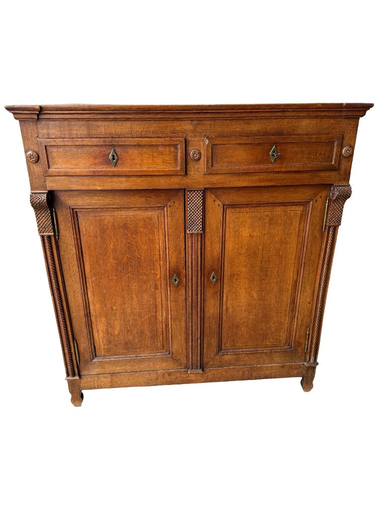 Buffet ancien en chêne massif 140 x 130 cm, Maison & Meubles, 25 à 50 cm, Avec porte(s), 100 à 150 cm, Enlèvement