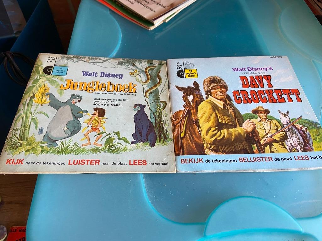 singles van junglebook en davy crockett, Ophalen of Verzenden, Overige figuren, Zo goed als nieuw, Overige typen