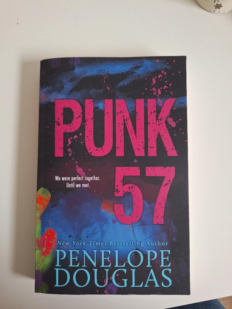 Punk 57 - Penelope Douglas, Boeken, Ophalen of Verzenden, Zo goed als nieuw, Penelope Douglas