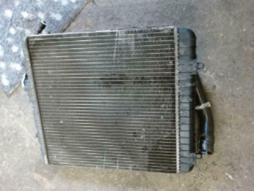 radiateur  opel Agila  973 Z10XE, Enlèvement ou Envoi, Opel, Utilisé, Capot moteur