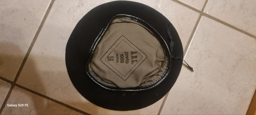 Baret ABL., Verzamelen, Verzenden