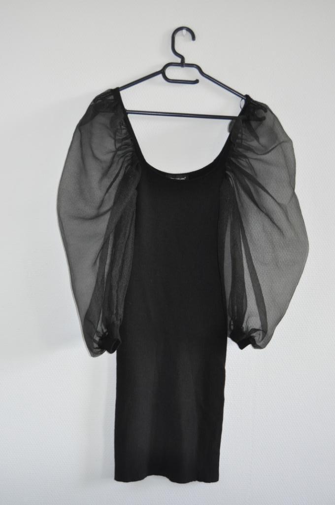zwart kleedje met pofmouwen, Kleding | Dames, Jurken, Zo goed als nieuw, Maat 38/40 (M), Zwart, Boven de knie, Ophalen of Verzenden