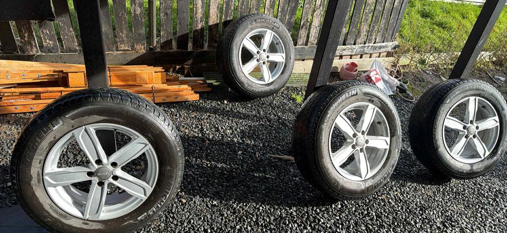 velgen met winterbanden Audi Q3, Auto-onderdelen, Banden en Velgen, Ophalen, Winterbanden, Velg(en)