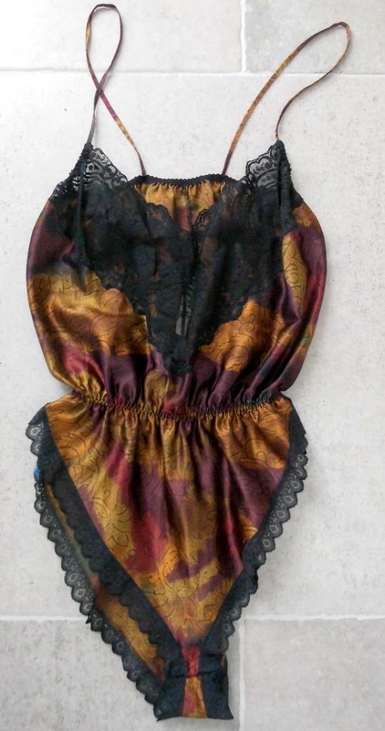 Très Beau BODY  Taille : SMALL, Vêtements | Femmes, Enlèvement ou Envoi, Autres couleurs, Body ou Corset