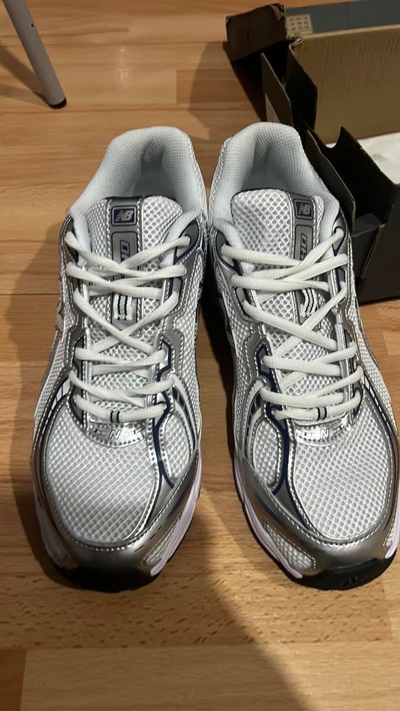 New Balance 740, Enlèvement ou Envoi, Comme neuf, Chaussures