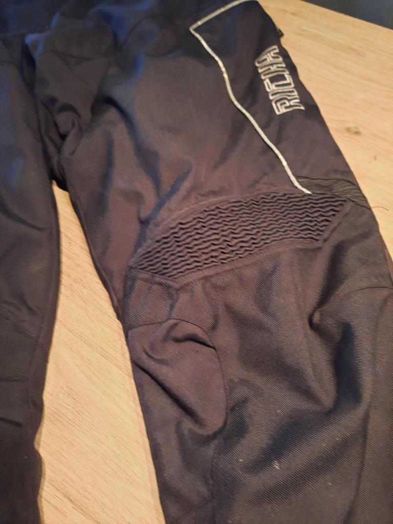 2 moto broeken, Femmes, Seconde main, Pantalon | textile, Richa
