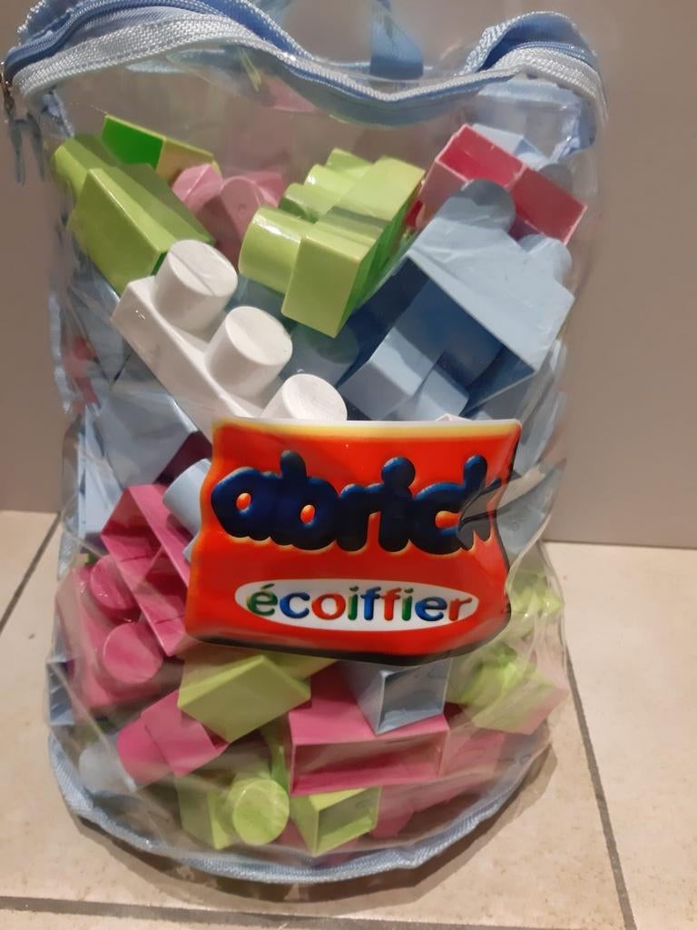 Jeu construction de différentes couleurs avec sac, Enlèvement, Comme neuf