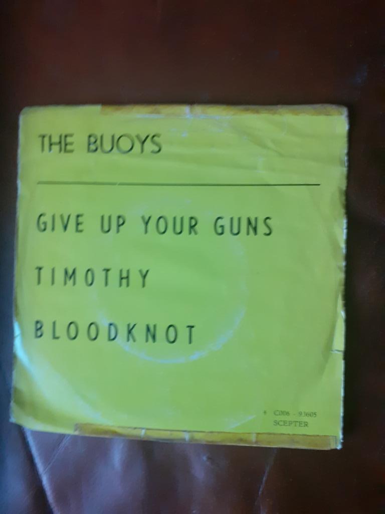 45T The Buoys : Give up your guns, Cd's en Dvd's, Ophalen of Verzenden