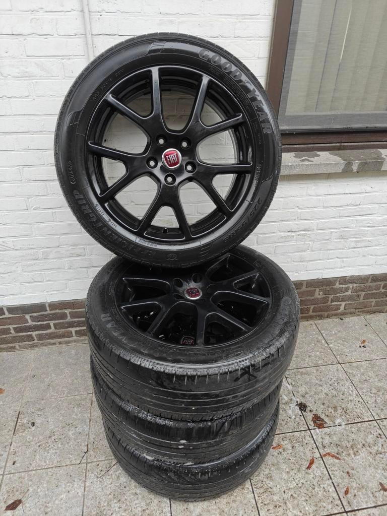 A vendre kit d'été 18 pouces d'origine Fiat Freemont, Pneus et Jantes, Pneus été, Utilisé, 225 mm