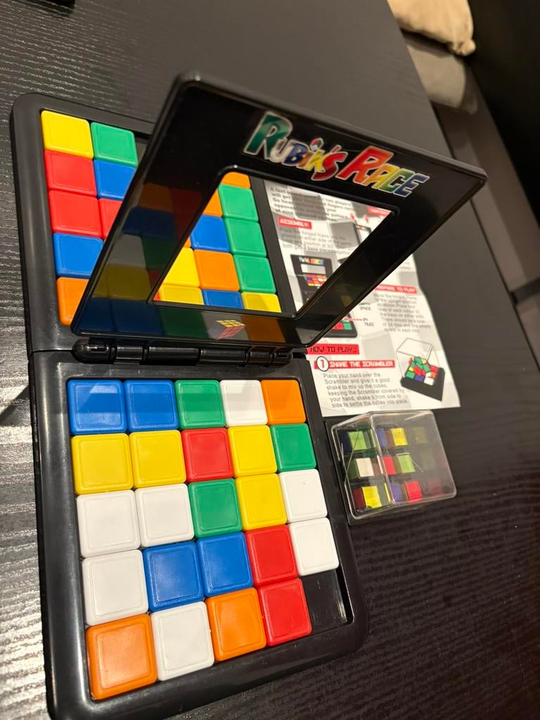 Spel Rubiks Race, Hobby en Vrije tijd, Verzamelkaartspellen | Yu-gi-Oh!, Ophalen of Verzenden, Nieuw, Overige typen