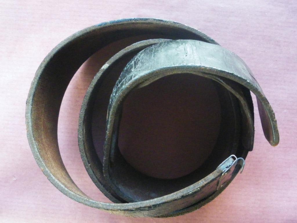 WW2 cuir de ceinturon allemand de 101 cm  attache métallique, Collections, Envoi, Armée de terre, Autres types