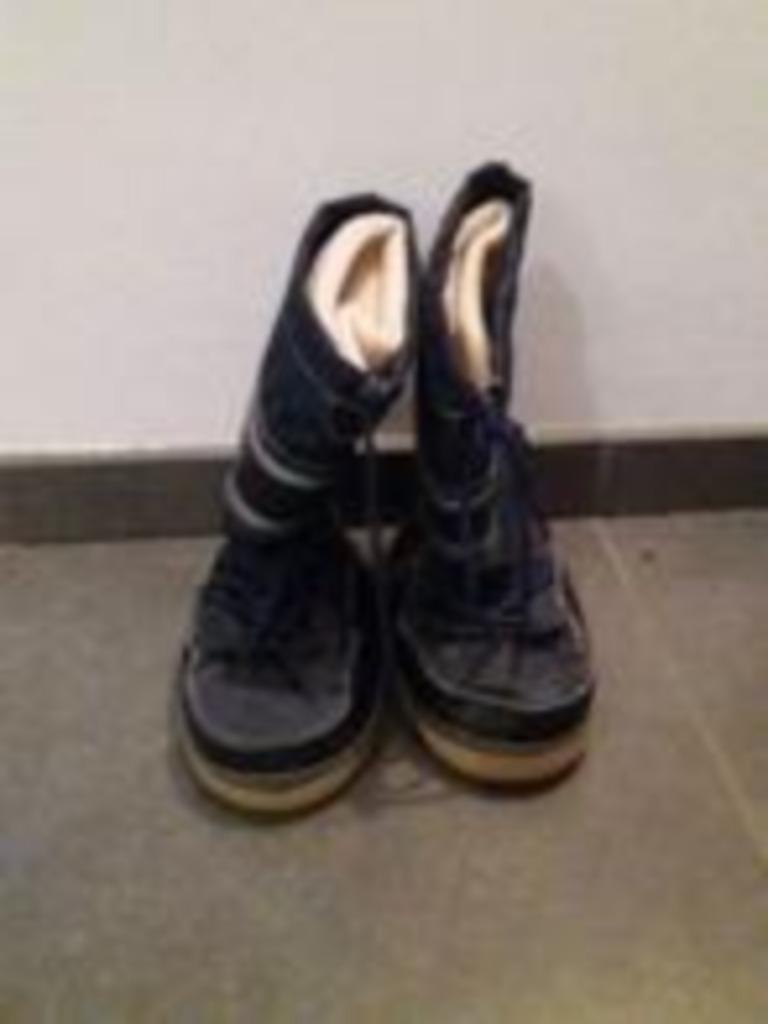 donkerblauwe winterlaarzen - maat 35-37, Comme neuf, Enlèvement, Bottes, Garçon ou Fille