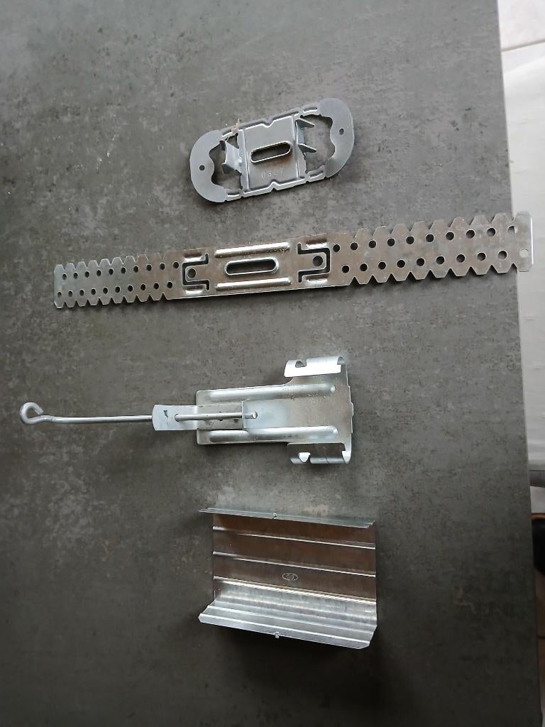 Métal stud, Enlèvement, Comme neuf