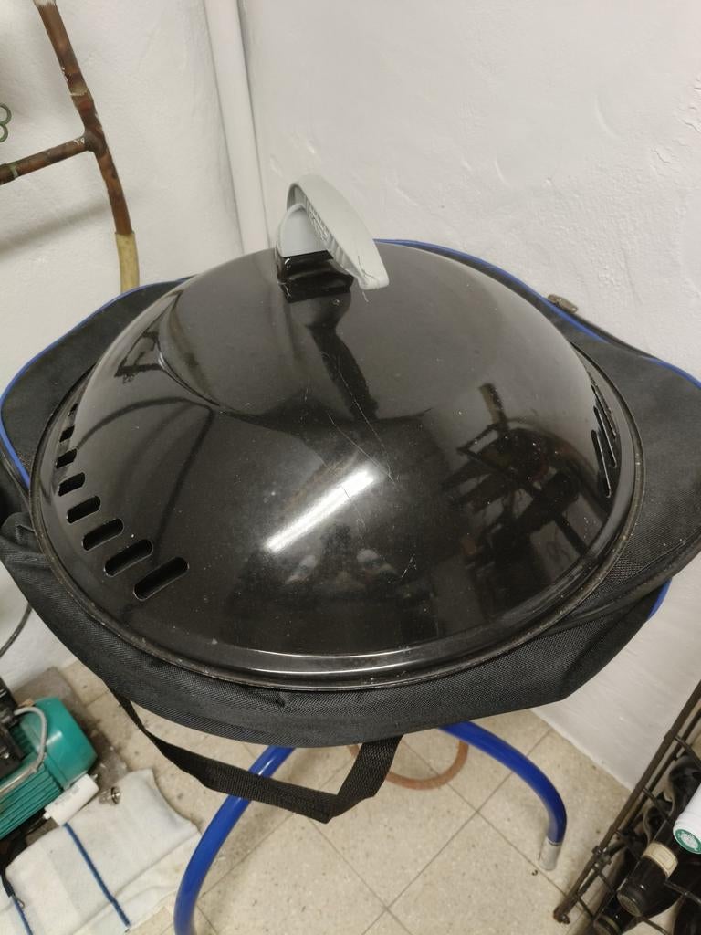 Gas barbecue (grill en pan) Cadac + 2 gasflessen, Ophalen, Zo goed als nieuw
