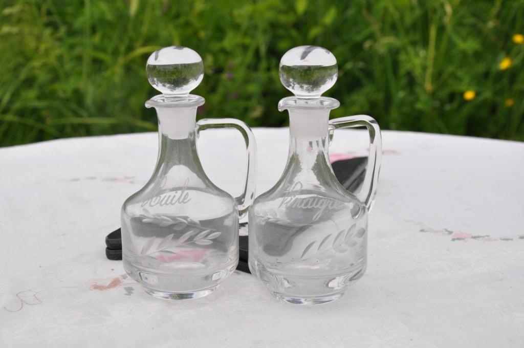 huilier et vinaigrier en verre taillé, Enlèvement ou Envoi