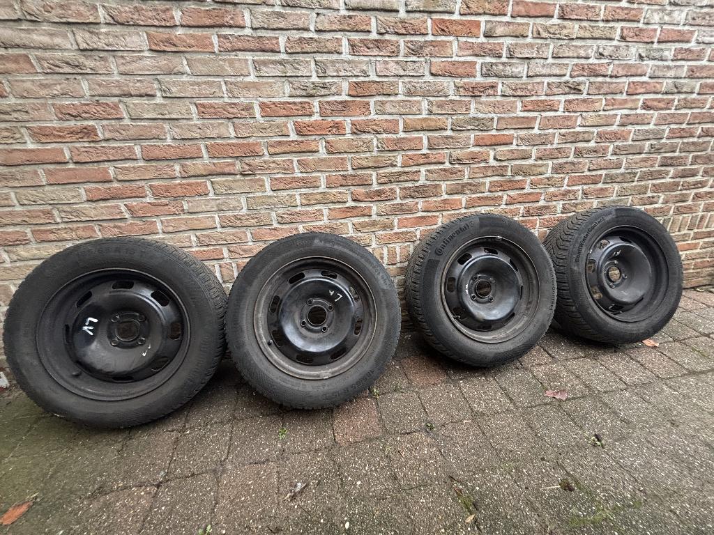 Winterbanden Continental TS850 + sneeuwkettingen 185/65, Auto-onderdelen, Ophalen, Gebruikt, 15 inch, Velg(en)