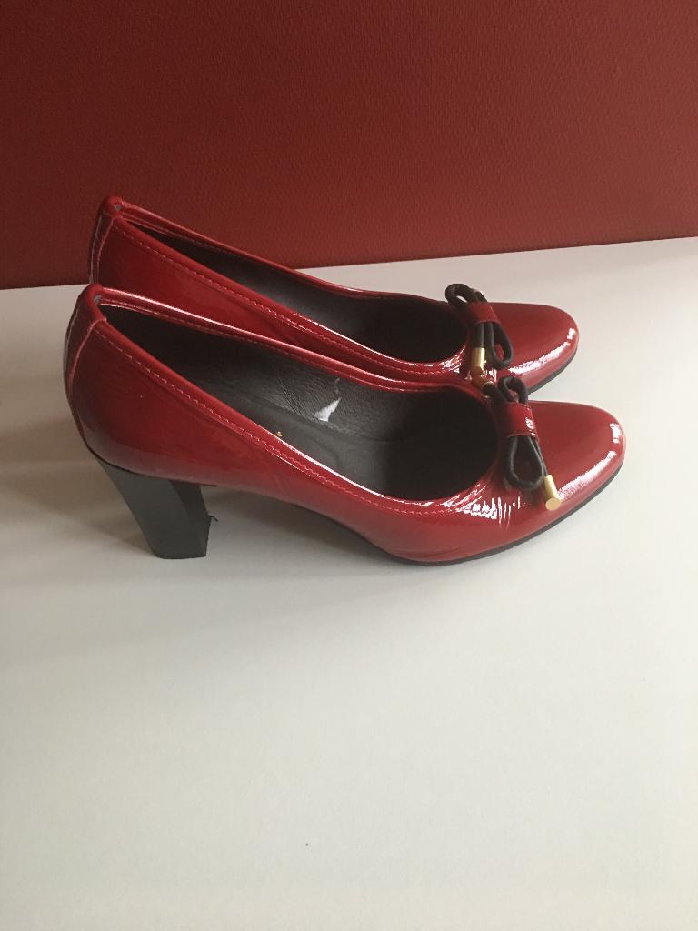 Pumps LOVE rood maat 39 nieuw, Nieuw, Ophalen of Verzenden, Rood, Pumps