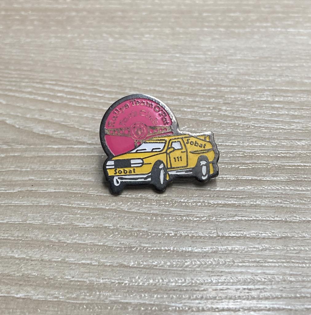 PIN - RALLY - RALLYE - SOBAT, Envoi, Utilisé, Sport, Insigne ou Pin's