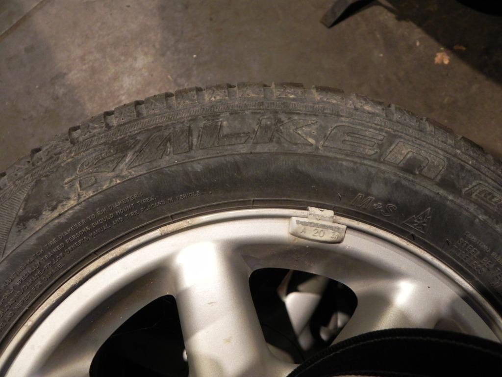 Pneus + phare avec jante 185/60 R14 82H toutes saisons m+s A, Autos : Pièces & Accessoires, Enlèvement ou Envoi, Utilisé, Volkswagen