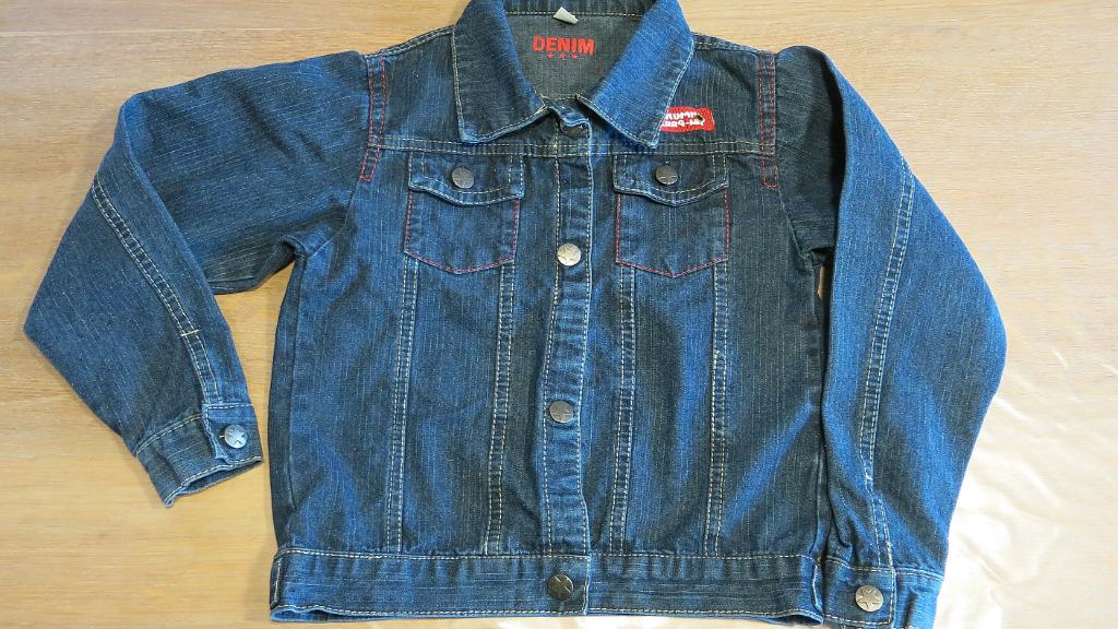 Veste en jean, 7 ans (122), état neuf, Enlèvement ou Envoi, Neuf, Garçon ou Fille, Pull ou Veste