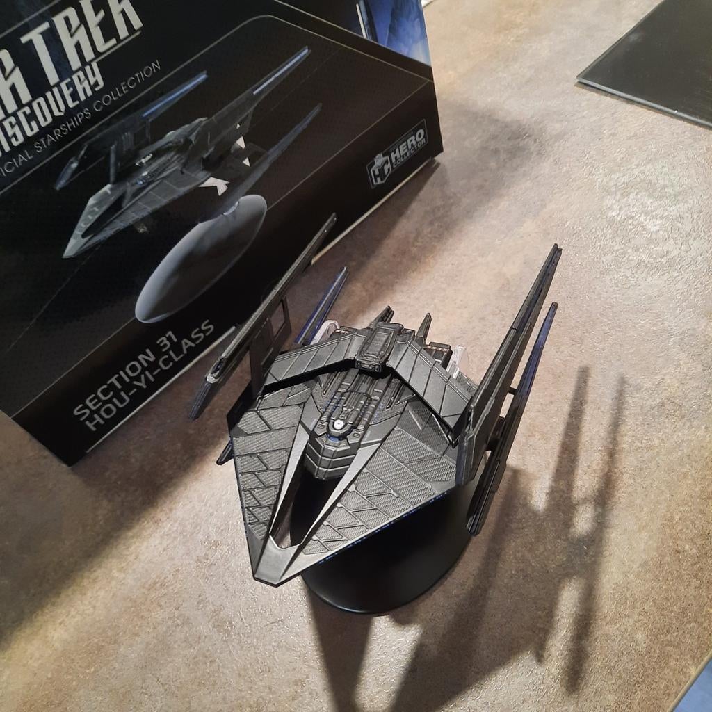 Star trek discovery section 31 hou-yi-class, Ophalen of Verzenden, Zo goed als nieuw, Tv, Beeldje, Replica of Model
