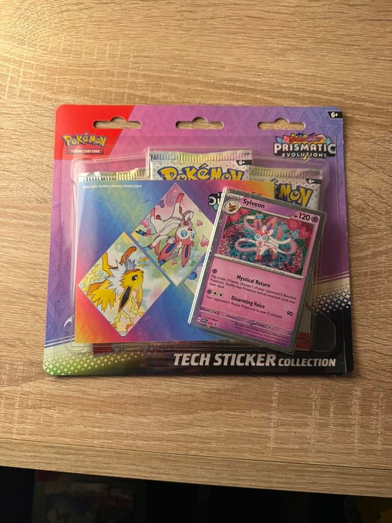 Pokémon Prismatic Evolutions Tech Sticker Collection Blister, Ophalen of Verzenden, Nieuw