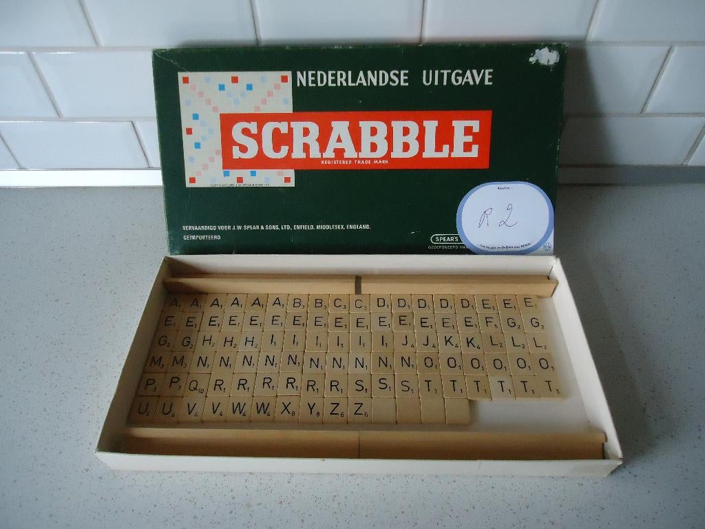 Vintage "Scrabble" van Spear's Spelen in prima staat !, Hobby en Vrije tijd, Gezelschapsspellen | Bordspellen, Gebruikt, Een of twee spelers