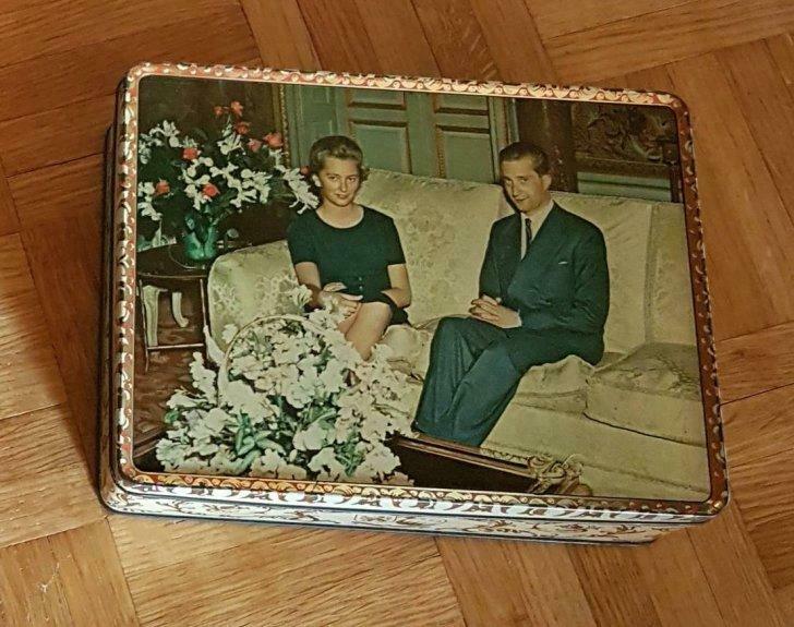 Boite ancienne "Albert & Paola", Ophalen, Gebruikt, Overige typen