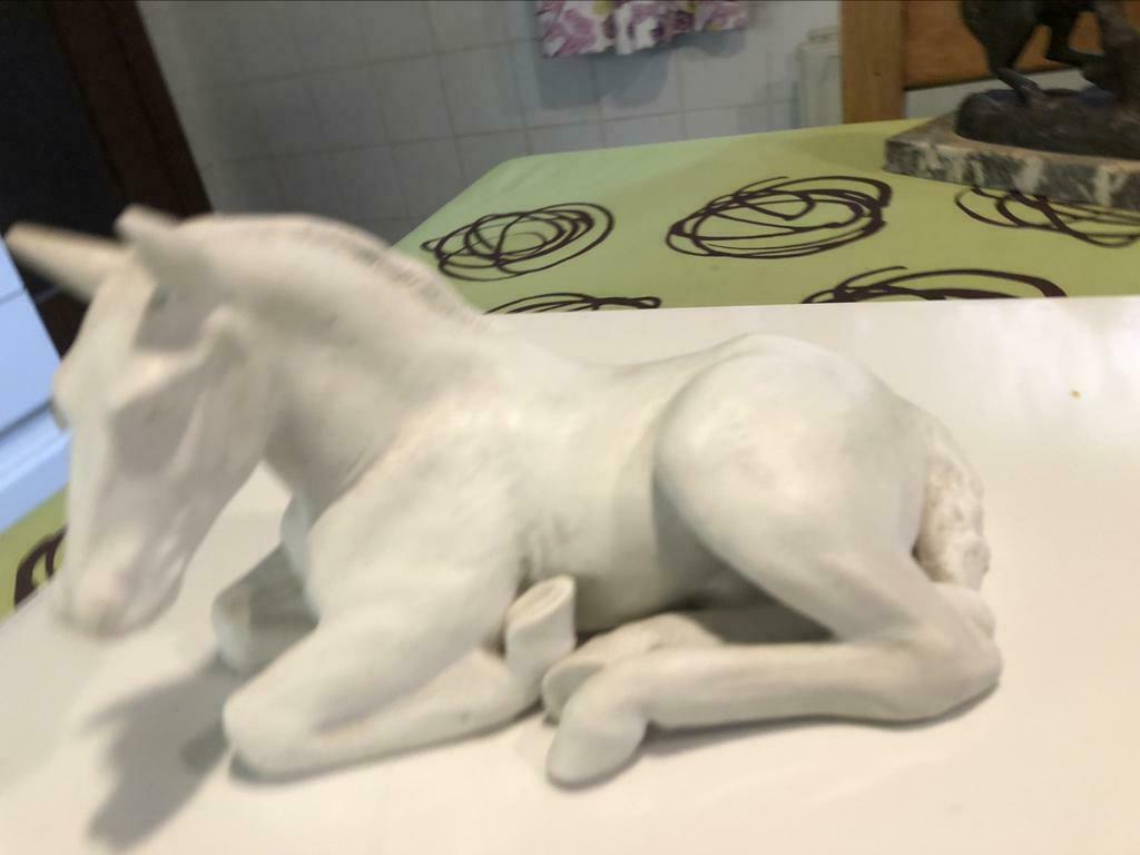 Statuette cheval en porcelaine biscuit, Antiquités & Art