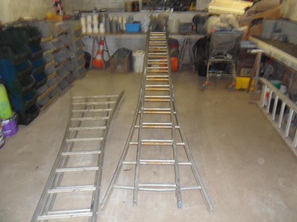 Dubbele Alu Ladder 2x 15 sporten, Doe-het-zelf en Bouw, Ladders en Trappen, Ophalen, Ladder, Opvouwbaar of Inschuifbaar