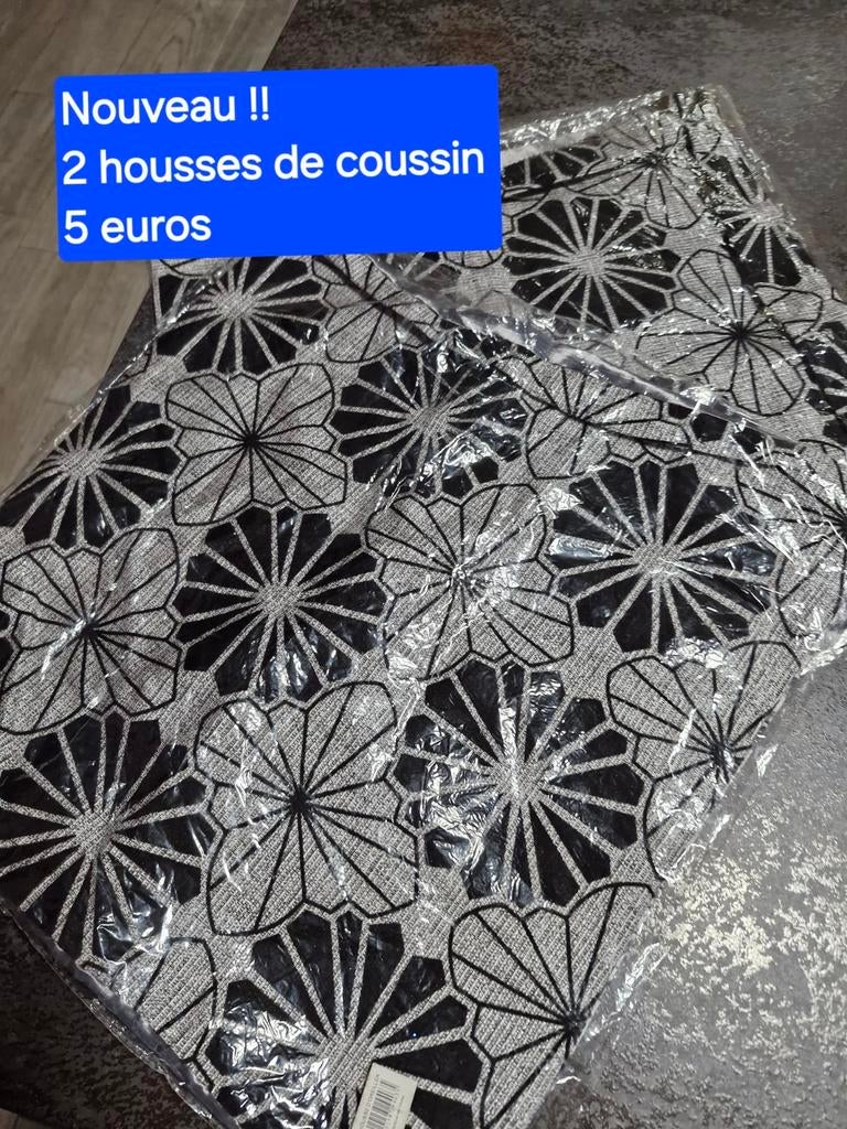 Lot de 2 housses de coussins ( nouveaux ), Enlèvement ou Envoi, Neuf