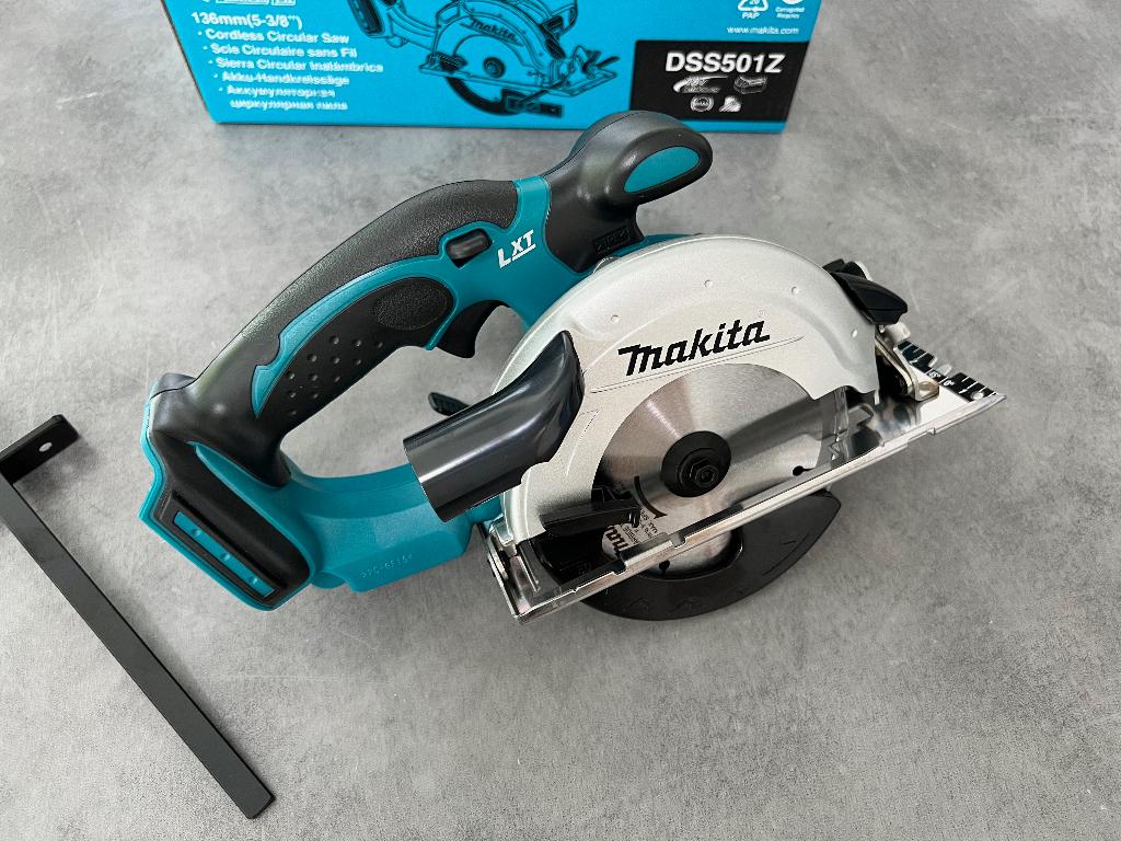 SCIE CIRCULAIRE À ACCU MAKITA DSS501ZJ 18 V LXT Li-ion, Neuf, Enlèvement ou Envoi, 30 à 70 mm, Makita