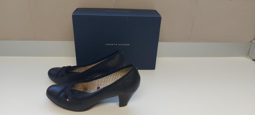 TOMMY HILFIGER PUMPS, Kleding | Dames, Schoenen, Zwart, Ophalen of Verzenden, Gedragen, Pumps